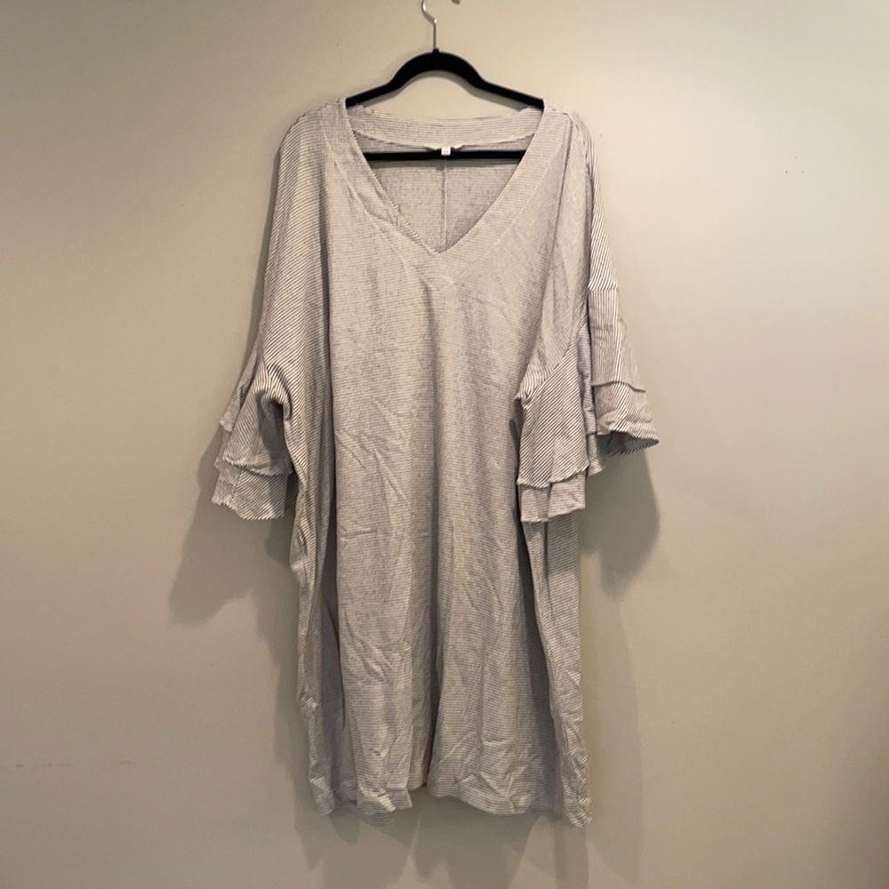 Lucky Brand Dress with Flowly Sleeves
